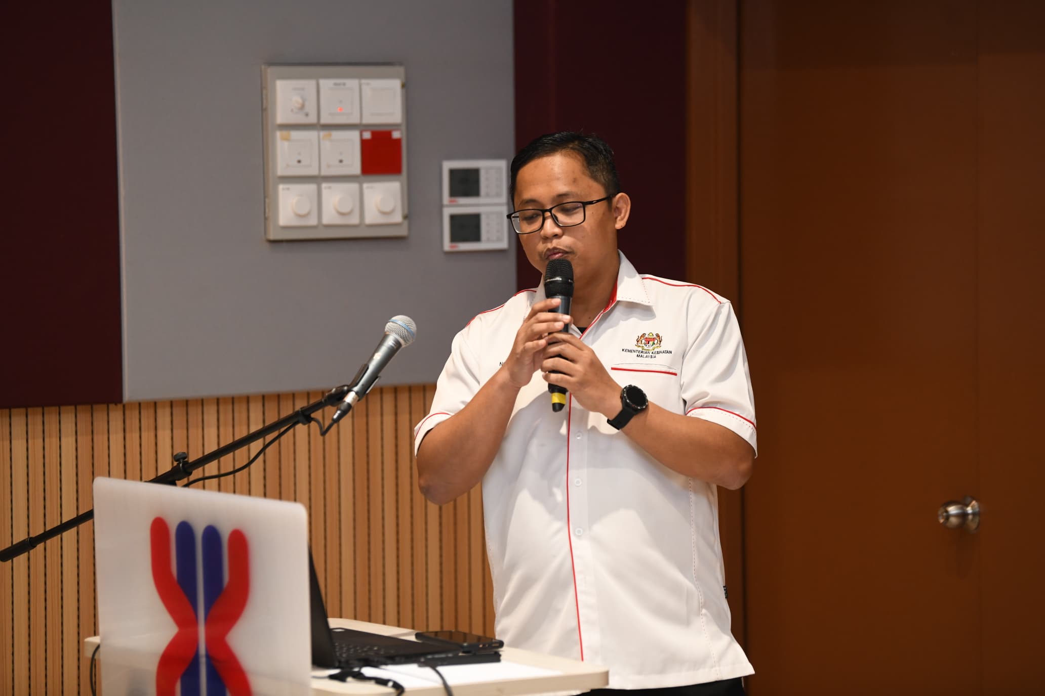 PENGENDALIAN GANGGUAN SEKSUAL DI TEMPAT KERJA